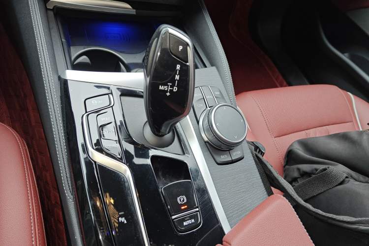 Used BMW 5 Series 2022 Second Facelift 530Li Leading Edition M Sport Package
