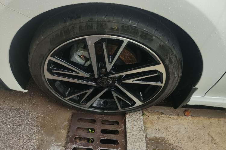 Used Toyota Camry 2024 Dual-Motor 2.0HS Sport Edition Left Front Wheel Hub