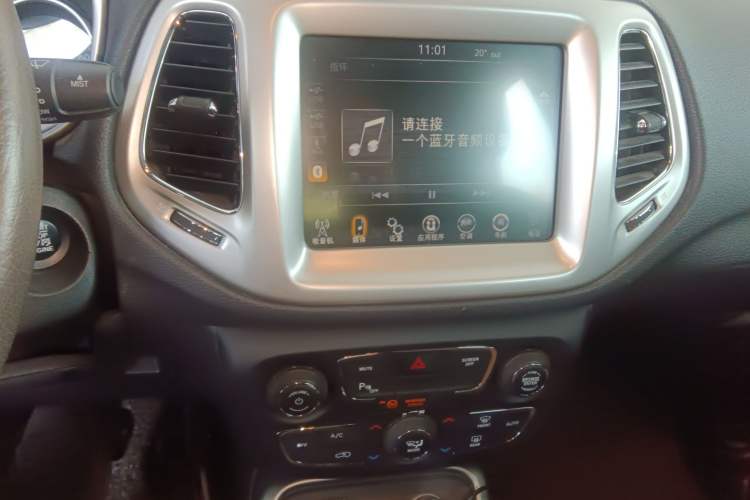 Used Jeep Compass 2017 200T Automatic Family Edition Audio And AC Panel