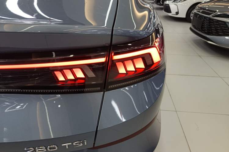 Used Volkswagen Lamando 2023 Lavida L 280TSI DSG Spicy Edition Right Rear Taillight