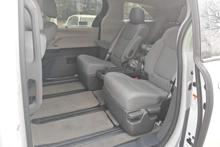 Used Toyota Granvia 2023 2.5L Hybrid Prestige PLUS Edition