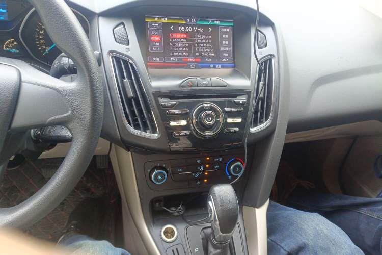 Used Ford Focus 2015 Sedan 1.6L Automatic Comfort Model Audio And AC Panel