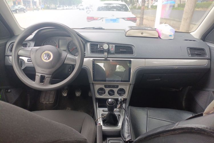 Used Volkswagen Lavida 2013 1.6L Manual Fashion Edition
