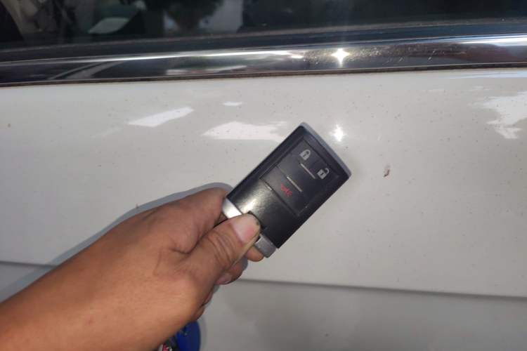 Used Chevrolet Captiva 2017 2.4L 4x4 Flagship Edition 7-Seater Vehicle Key