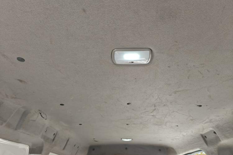 Used Dongfeng Yufeng EM26 2023 Standard Edition 41.472 kWh Henan Lithium Power Headliner