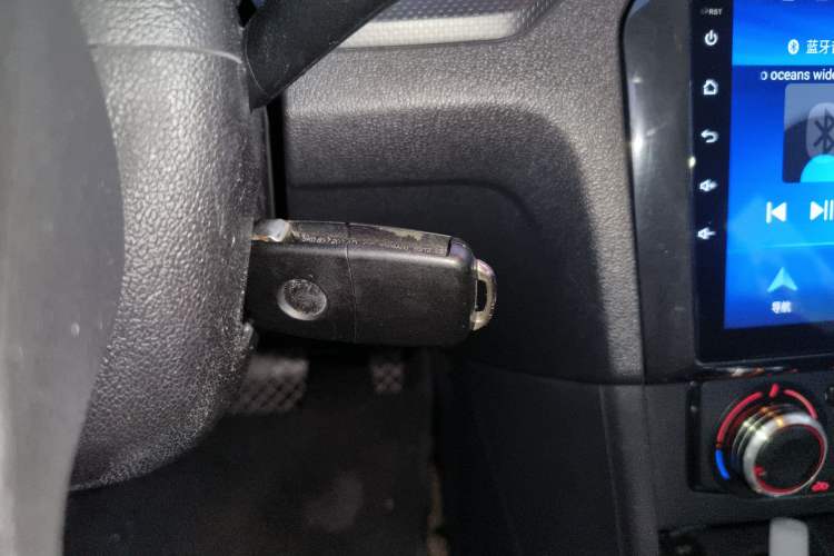 Used Volkswagen Jetta 2015 1.6L Automatic Fashion Model Interior 1