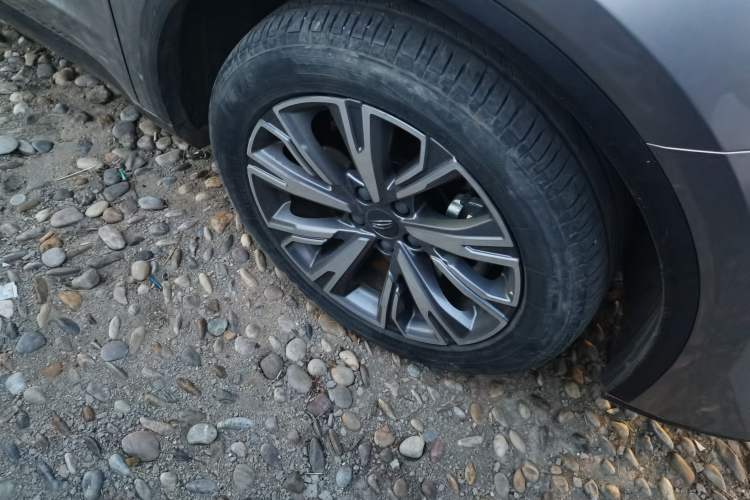 Used Geely Auto Jiajie 2023 Geely Jiaji L 1.5TD DCT Luxury Model Right Front Wheel Hub