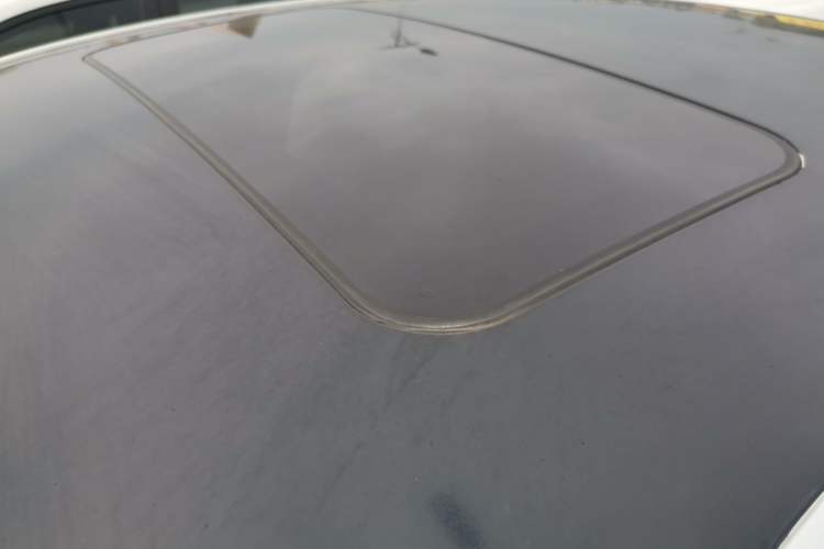 Used Roewe i5 2021 1.5L CVT Black Gold Edition Roof