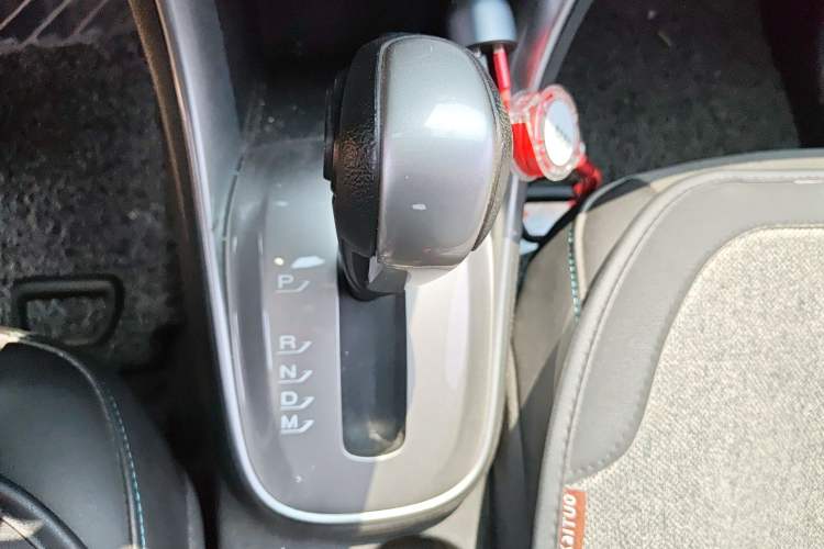 Used Chevrolet Trax 2016 1.4T Automatic Two-Wheel Drive Luxury Version Gear Lever