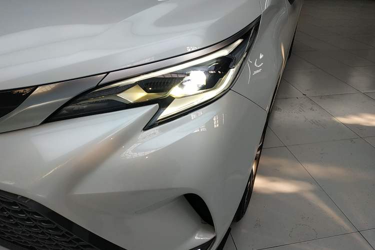 Used Toyota Granvia 2023 2.5L Hybrid Prestige PLUS Edition Left Front Headlight