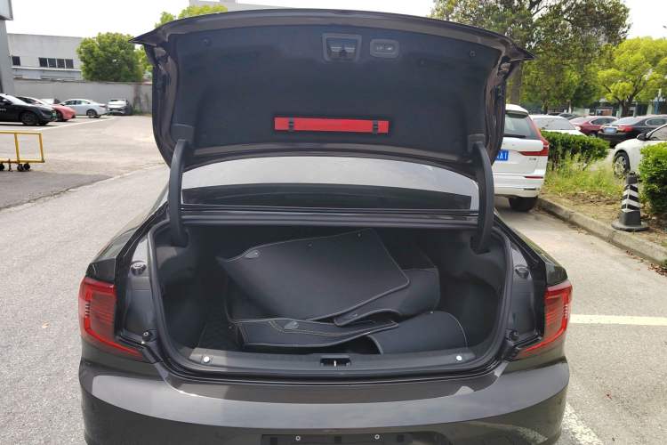 Used Volvo S90 2025 B5 Zhiyuan Luxury Edition Trunk