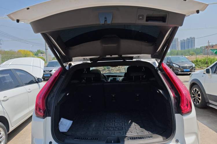 Used Cadillac XT4 2021 28T Two-Wheel Drive Luxury Version Trunk