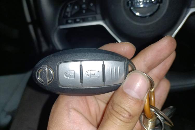 Used Nissan X-Trail 2017 2.0L CVT Comfort Edition 2WD Vehicle Key