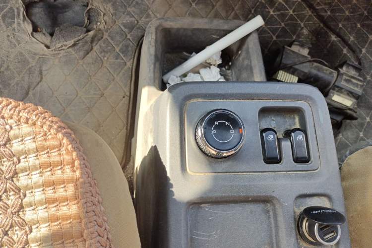 Used Wuling Yangguang 2024 300KM Comfort Version Passenger Van 75kW
