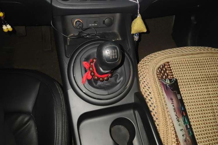 Used Kia Sportage R 2012 2.0L Manual Two-Wheel Drive GL Trim
