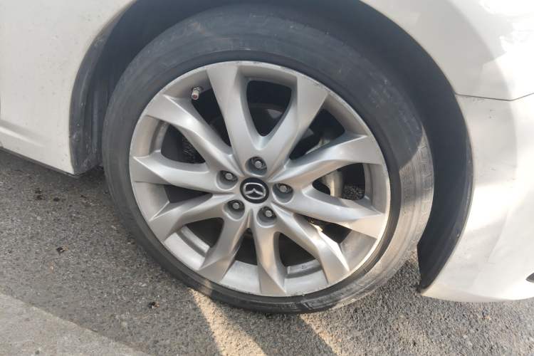 Used Mazda Mazda 3 Axela 2014 Sedan 2.0L Automatic Flagship Model