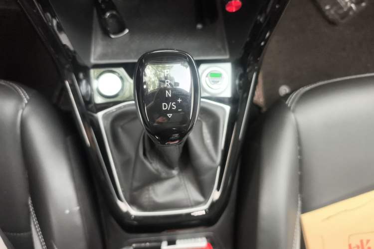 Used Volkswagen Tacqua 2020 280TSI DSG EnjoyPro Gear Lever