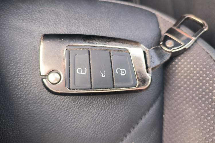 Used Volkswagen Tayron 2022 280TSI Two-Wheel Drive Luxury Smart Connectivity Version Vehicle Key