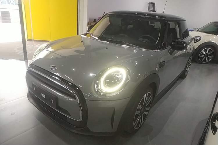 Used MINI 2022 1.5T COOPER Artist