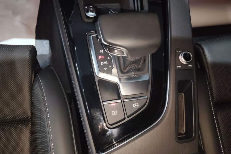 Used Audi A4L 2024 40 TFSI Luxury Dynamic Edition