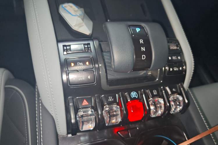 Used Formula Leopard 5 2023 Explore Edition
