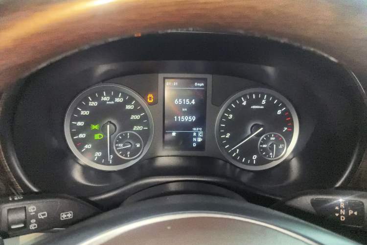 Used Mercedes-Benz Vito 2018 2.0T Business Version China VI Emission Standard
