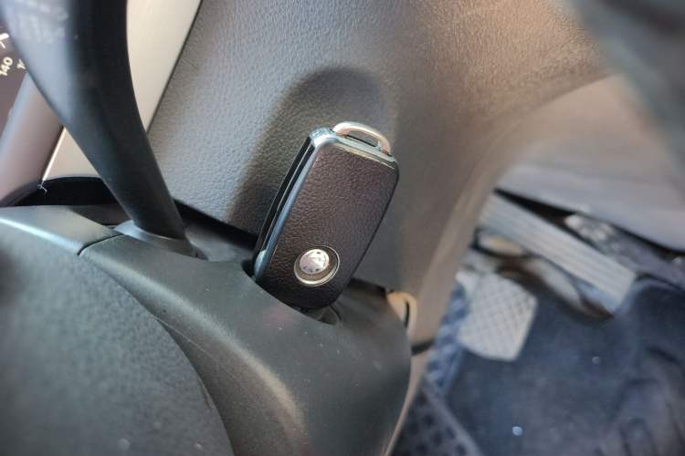 Used Volkswagen Touran 2015 1.4T DSG Comfort Edition 5 Seats Vehicle Key