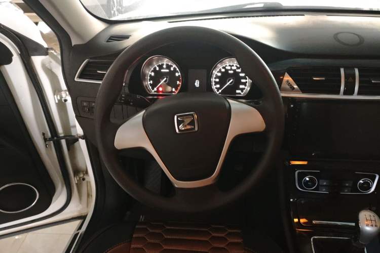 Used Zotye T600 2015 Family Edition 2.0T Manual Elite Version
