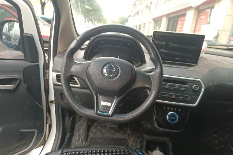 Used JMEV E200L 2020 E200L Standard Model (302 KM)