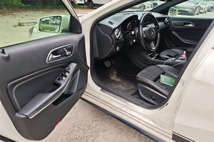 Used Mercedes-Benz A-Class 2016 A 200 Fashion Model Driver Seat