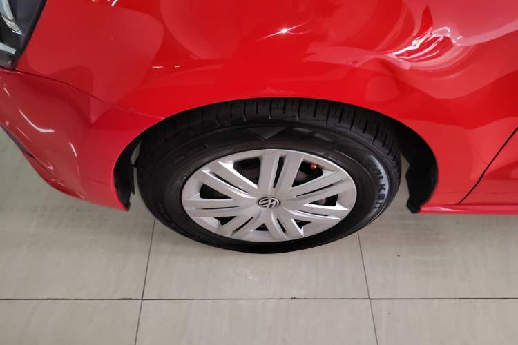 Used Volkswagen Polo 2016 1.4L Automatic Trendy Model Left Front Wheel Hub