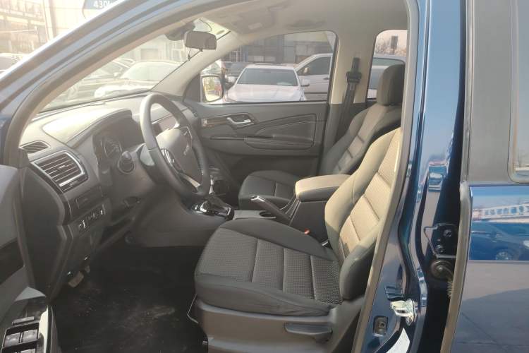 Used Isuzu D-MAX 2020 1.9T Two-Wheel Drive Automatic Comfort Edition China VI Standard RZ4E Hi-Power
