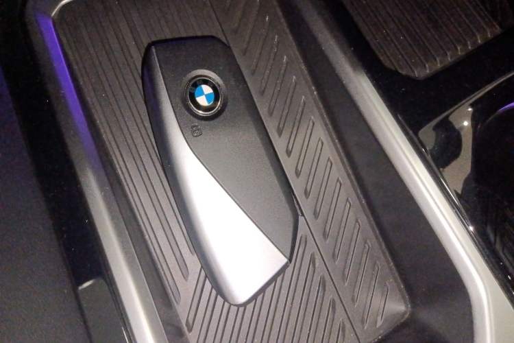 Used BMW i5 2024 eDrive 35L Luxury Model with M Sport Package Vehicle Key