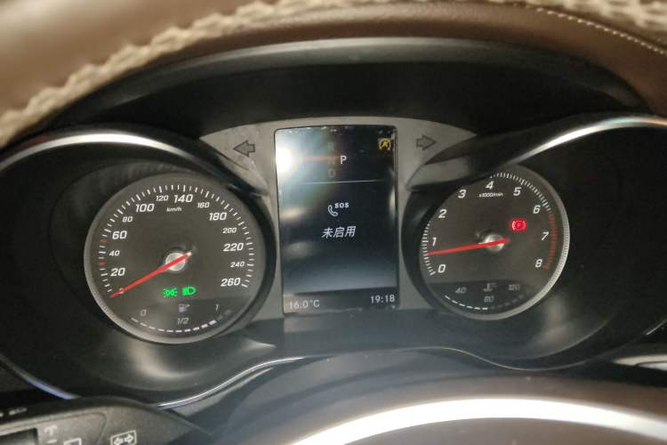 Used Mercedes-Benz GLC 2018 GLC 260 4MATIC Luxury Model
