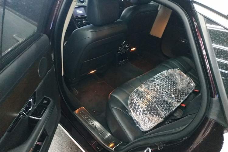 Used Jaguar XJ 2016 XJL 2.0T Two-Wheel-Drive Elegant Business Edition
