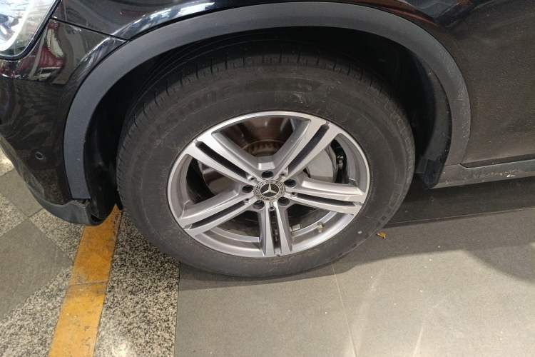 Used Mercedes-Benz GLC 2021 GLC 260 L 4MATIC Dynamic Edition Left Front Wheel Hub