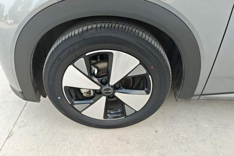 Used BYD Dolphin 2023 420 km Fashion Edition Left Front Wheel Hub