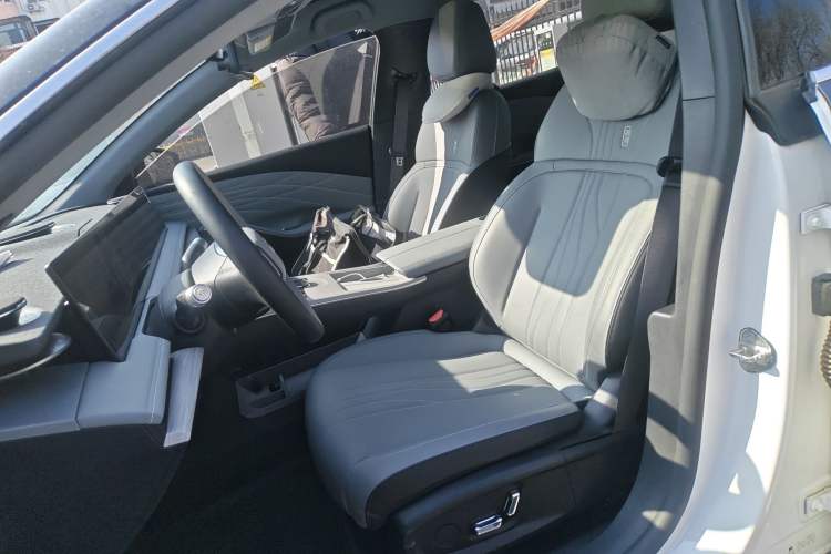 Used Geely Galaxy E8 2024 550 km Range Rear-Drive Dragon Edition