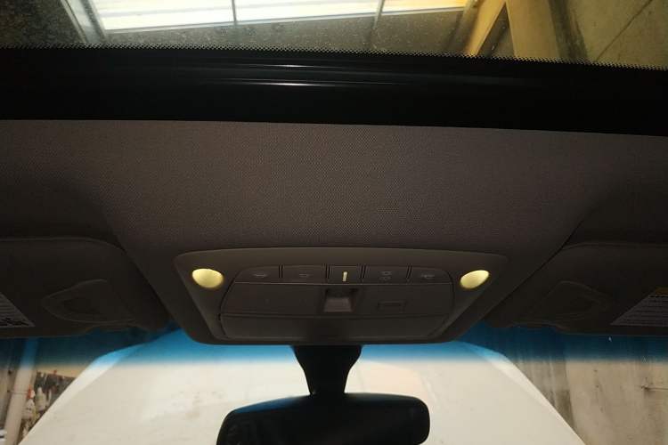 Used Infiniti QX50 2015 2.5L Luxury Edition Headliner