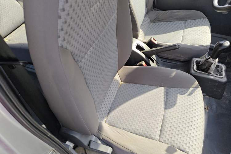 Used Wuling Zhiguang 2015 1.2L Practical LS-I Model
