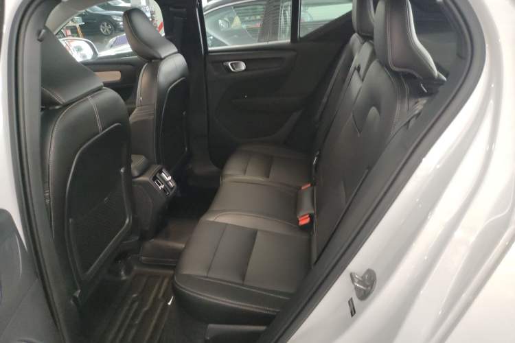 Used Volvo XC40 2024 B4 4x4 Smart Luxury Edition
