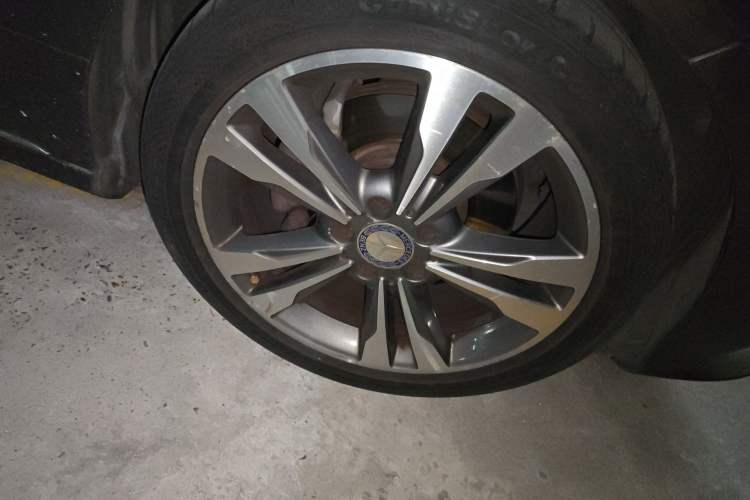 Used Mercedes-Benz E-Class 2014 E 260 L Sport Edition Right Front Wheel Hub