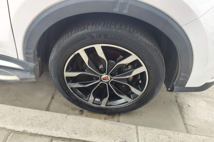 Used Roewe RX5 2016 20T Two-Wheel Drive Automatic Internet Smart Edition Right Front Wheel Hub