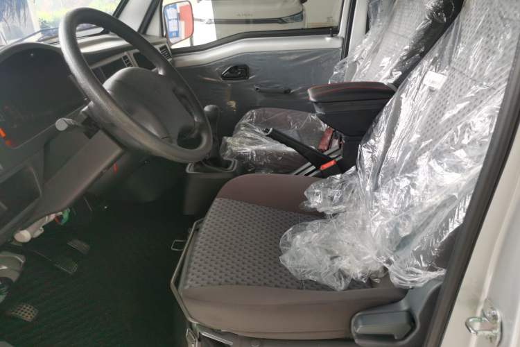 Used Wuling Zhiguang 2023 1.5L Practical Version 5/7 Seats Left Front Seat