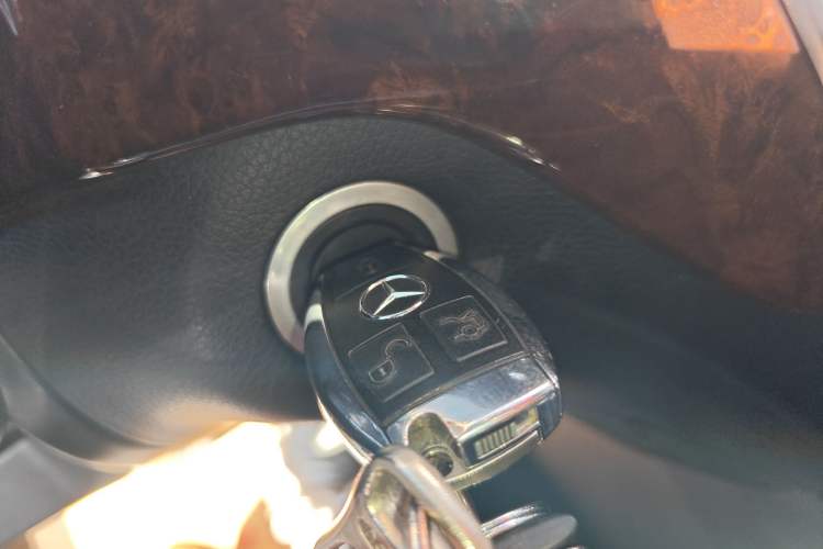 Used Mercedes-Benz M-Class 2014 ML 400 4MATIC Luxury Model Vehicle Key