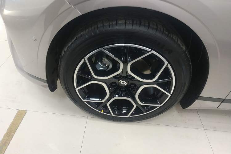 Used CHANGAN NEVO A07 2026 Model Ultra-Long Blue Whale Pure Electric 730 Luxury Edition Left Front Wheel Hub