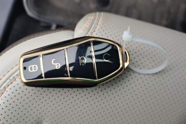 Used BYD Qin PLUS 2024 HONOR Edition DM-i 55KM Leading Model Vehicle Key