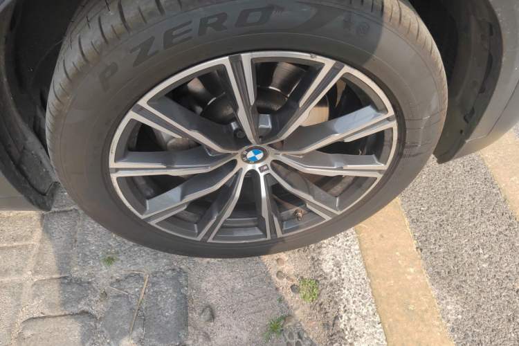 Used BMW X5 2020 xDrive30i M Sport Package Right Front Wheel Hub