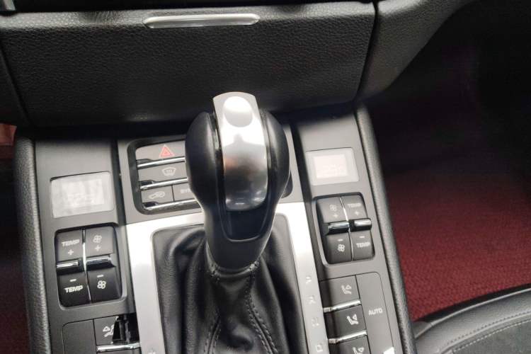 Used Porsche Macan 2017 Macan 2.0T Gear Lever