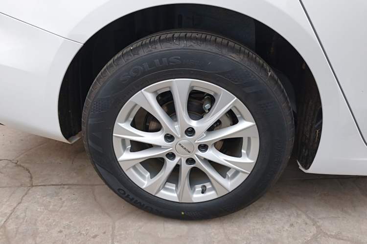 Used Roewe i5 2026 Model 1.5L Manual Comfort Version
